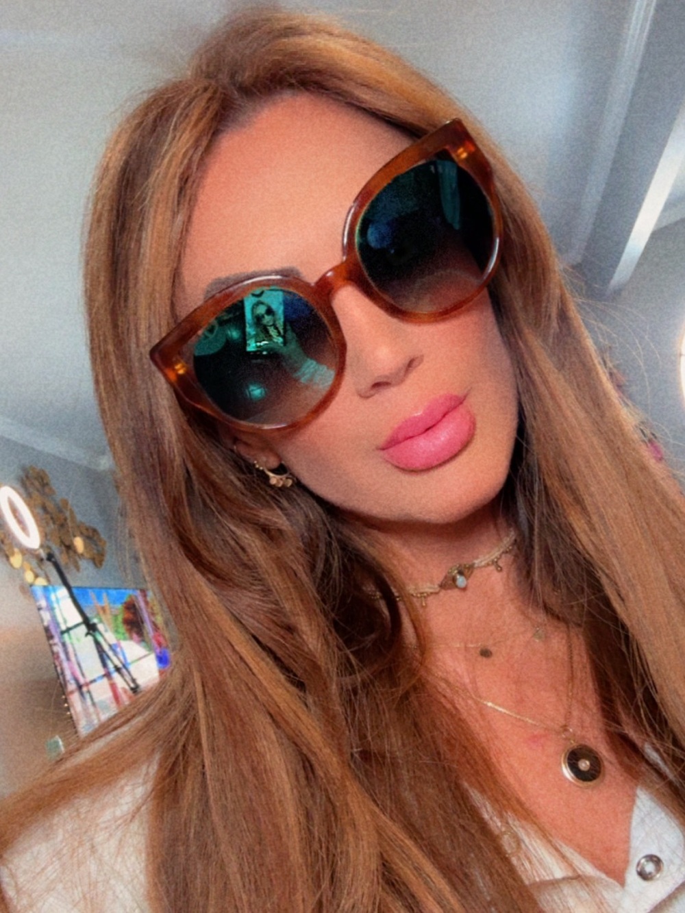 Diff Eyewear Tortoiseshell Frame Sunglasses with Blue Mirrored Lenses - Picture 3 of 11